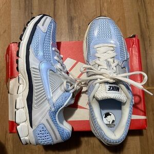 Nike zoom vomero 5 photon dust blue